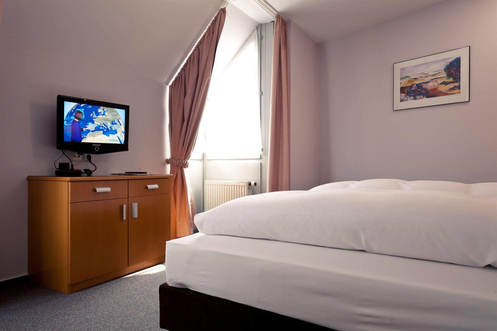 Akzent Hotel Torgauer Hof Sindelfingen Zewnętrze zdjęcie